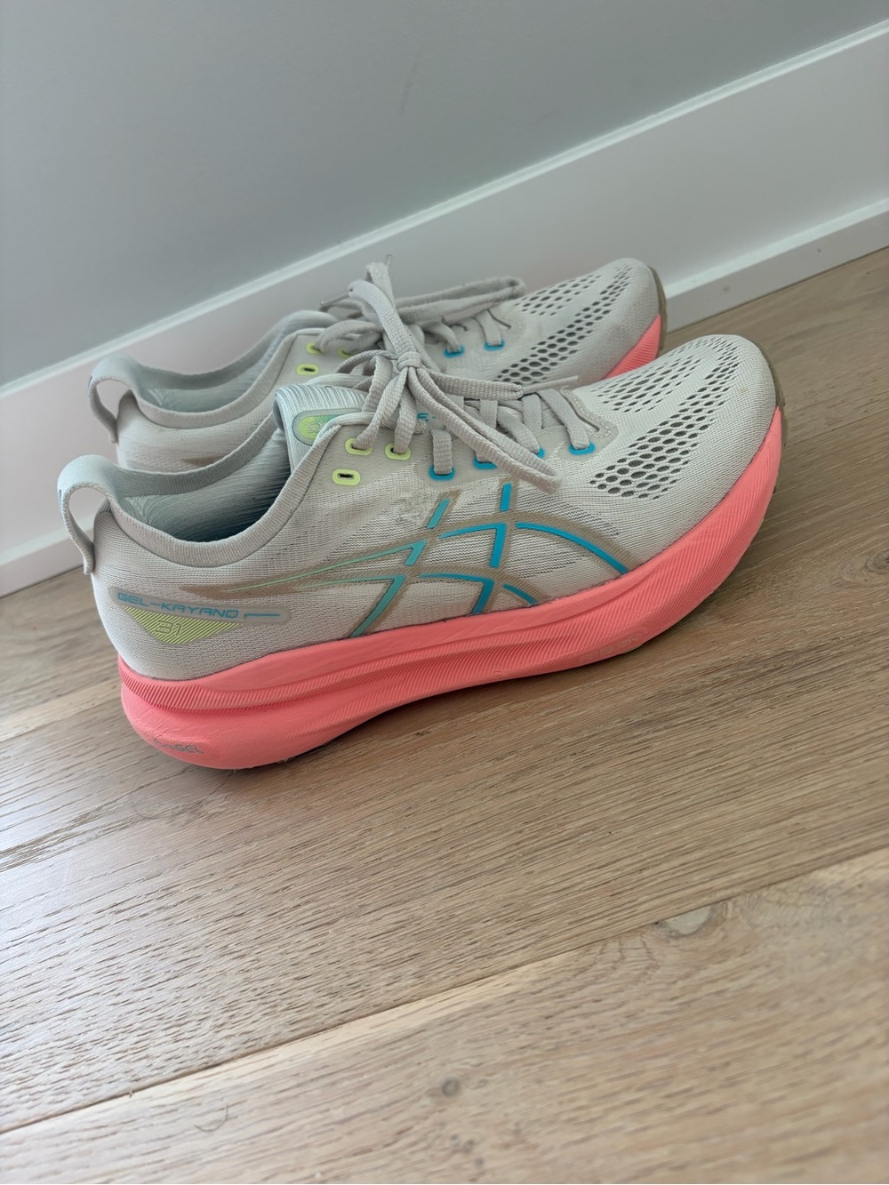 ASICS Gel-Kayano tennies shoes women’s size 8 fun color!
